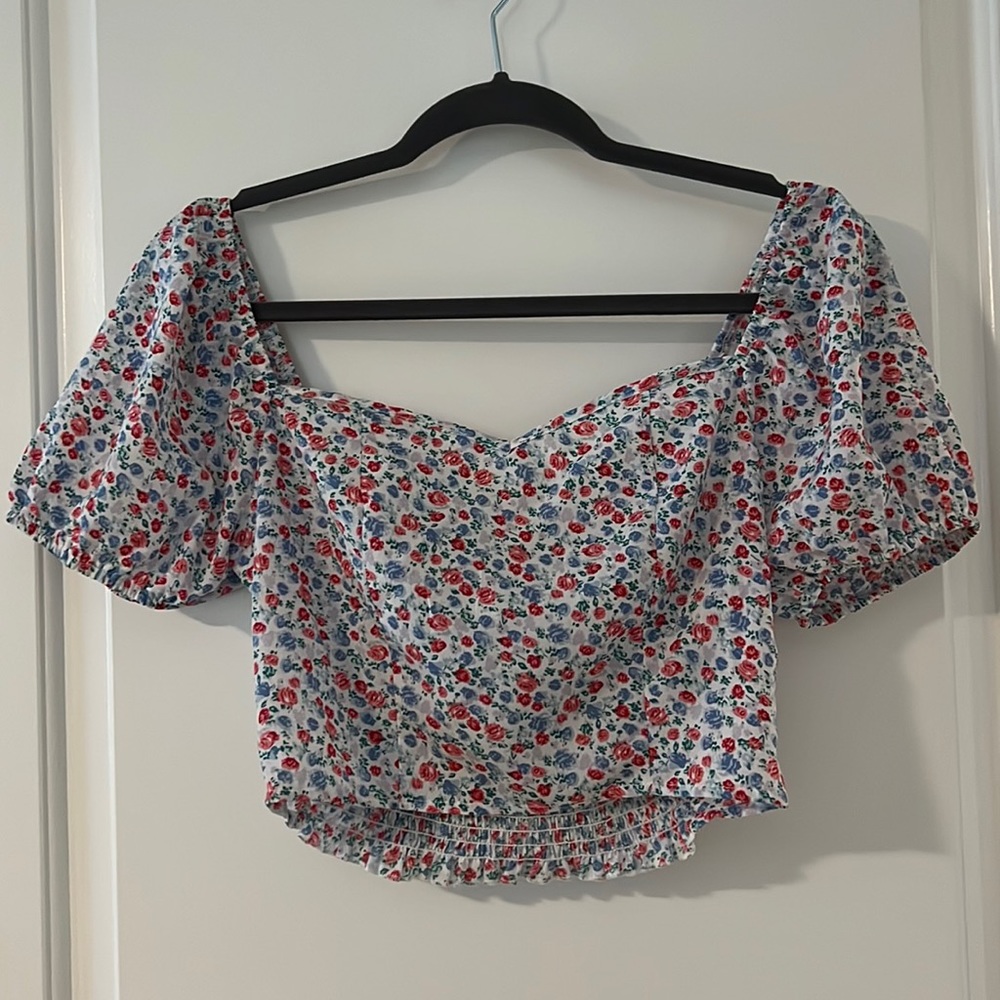 She In crop top